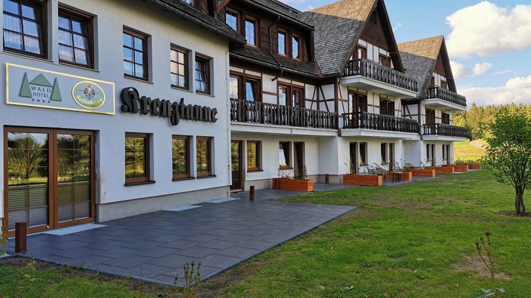 7 Kamers Hotel Kreuztanne krijgen eigen terras. 